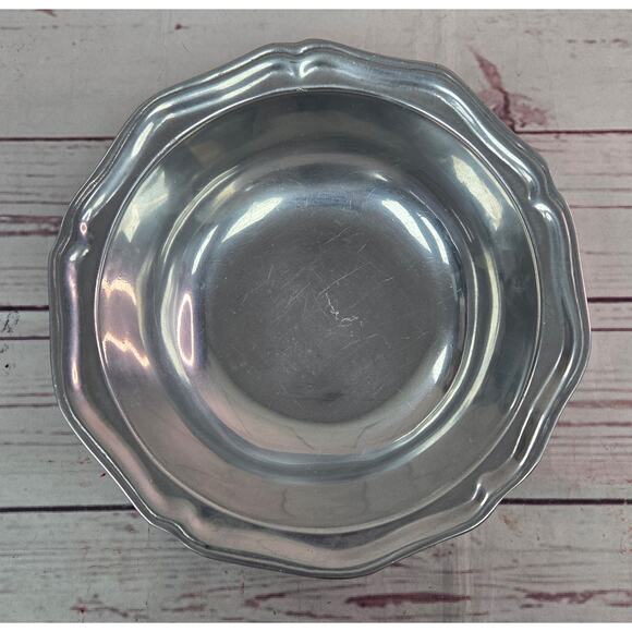 Vintage Wilton Armetale Queen Anne Large Round Bowl, Centerpiece 9” - Picture 4 of 6